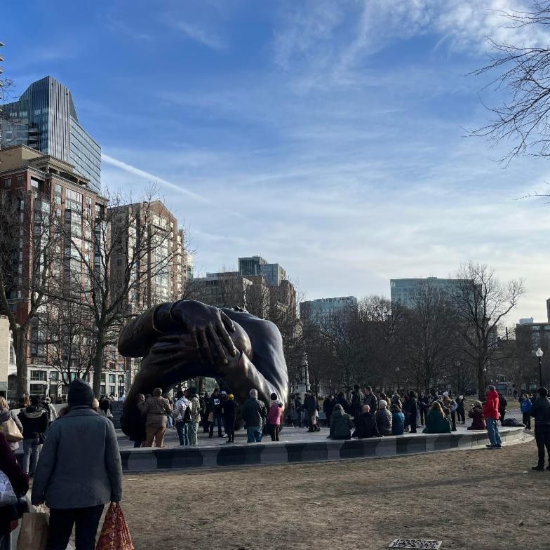 It's not only plants that are popping on these spring days!

From Before Times parties brought back to life (Design Awards Gala) to pandemic faves that continue to grow (Inside/Out) to new meetups for now (EP Plant Swap), there's lots. Join us outside:
conta.cc/42oPndY