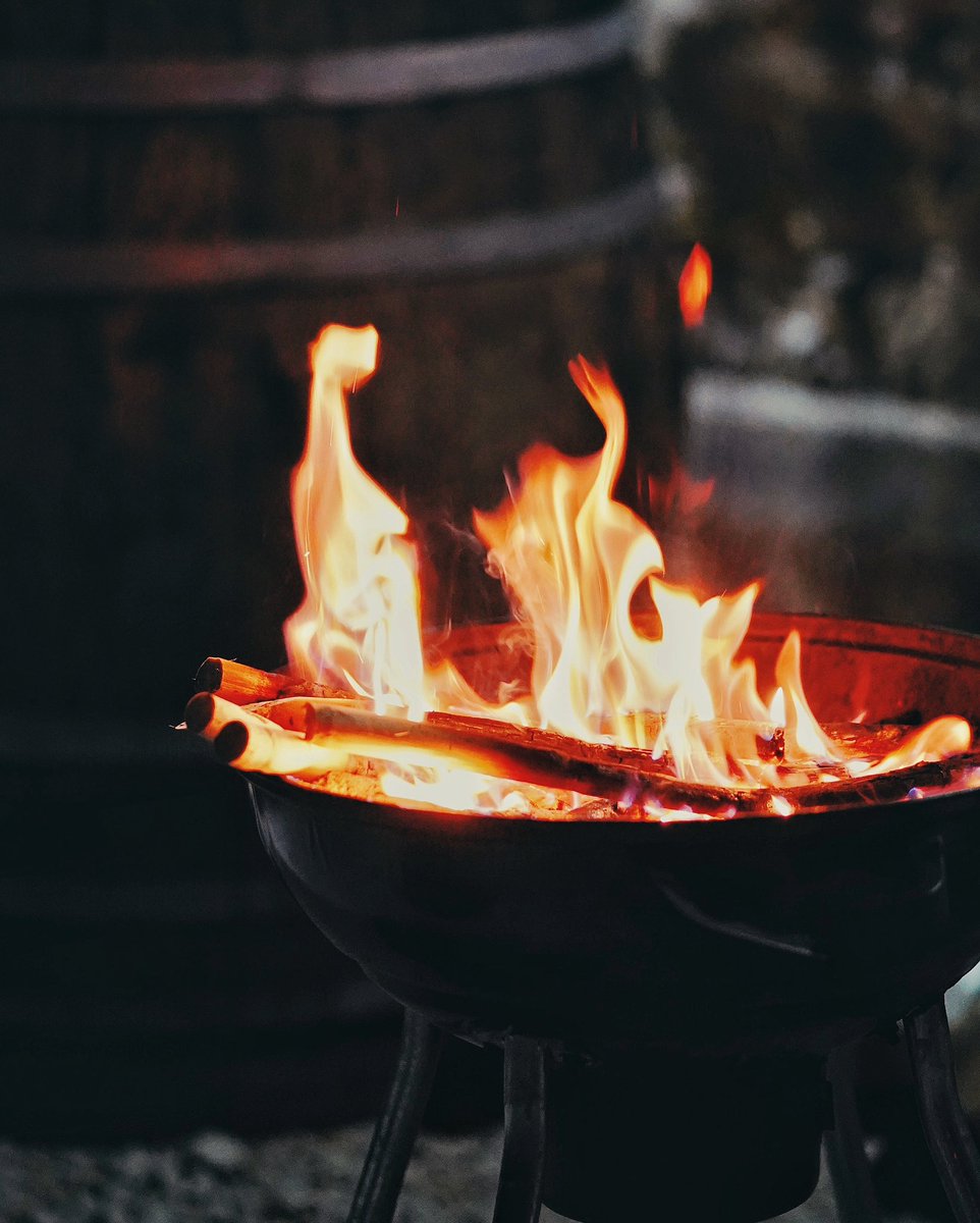 AuroreTrnnt's tweet photo. Fiiiiiiiiiiire! 🔥 #dancingflames #85mm https://t.co/tyY6Hqruuf