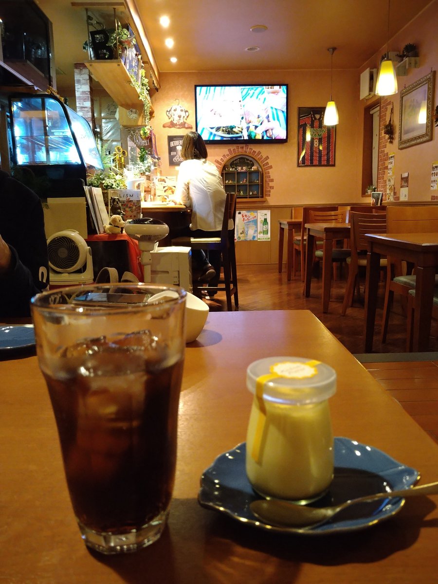 hiro56aki72's tweet photo. バナナキッチン😆

ずっちさん居ない🤣🤣🤣

プリンとコーラでまったり🤣

#バナナキッチン
#和歌山市 https://t.co/6ZtZKYyJEN