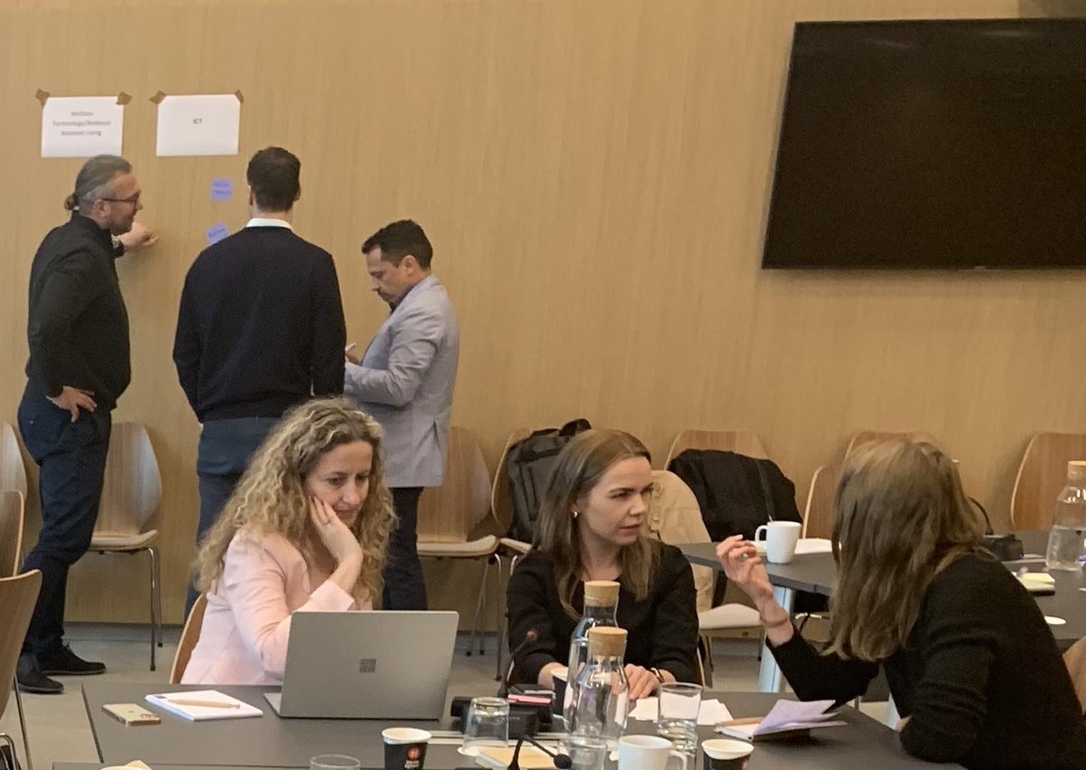 MAsserson's tweet photo. Operators of the Business Development, Innovation and SMEs programmes in the #EEANorwayGrants gathered in Brussels for two days with good discussions, sharing of information and best practice, breakout sessions, and preparations towards the end of the programmes in 2024.🍀🌊👩‍💻 https://t.co/zWiQBq6Z0P