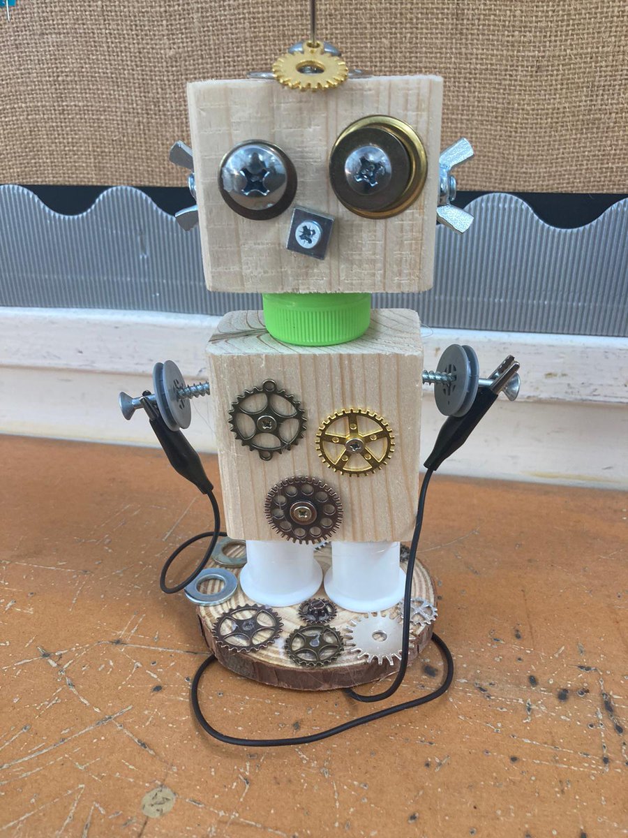 Rotherhamcreat2's tweet photo. What a totally fabulous time we had @KivetonInfants on Friday. These beautiful Junk Bots were created from bits and bobs and odds and ends during our Eco Warrior Family Learning session. Fantastic team work and great Robot design. #awesomefamilies #junkbot #recycle #lovelearning https://t.co/8Fhn9KEah2