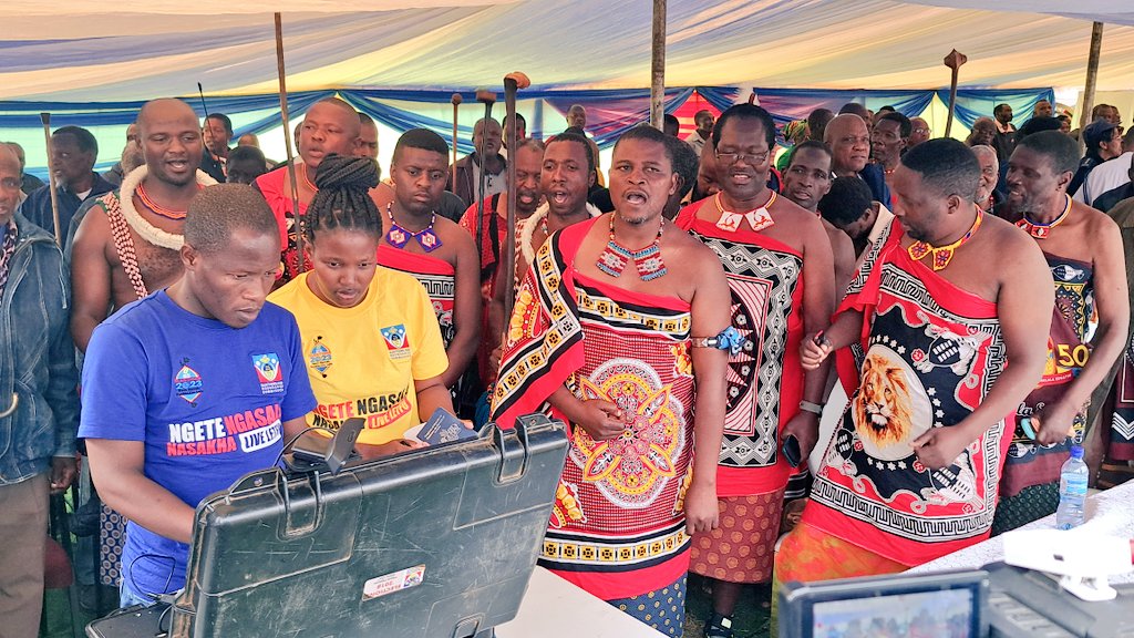EBC_Eswatini's tweet photo. Chief Jozane of kaLanga under Lugongolweni constituency in the Lubombo Region #KingdomOfEswatini registers to vote  in the #2023GeneralElection https://t.co/z1qJbCmQxv