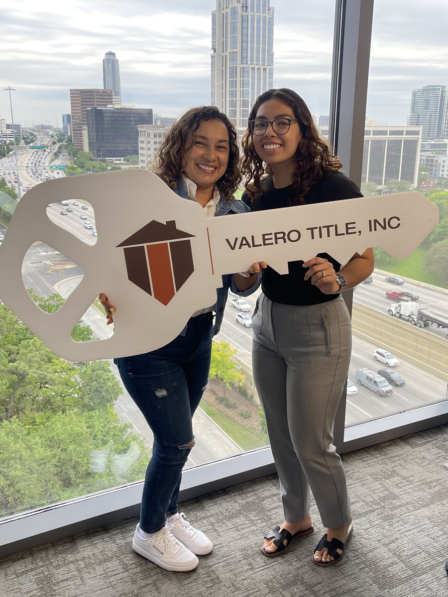 HouCLT's tweet photo. Nothing is better than closing on your home than having friends, family, &amp; your realtor apart of the special moment. Thanks to Valero Title Company for capturing this moment. 
#houstonclt #houstoncommunitylandtrust
#affordablehousing #land trusts https://t.co/xQQigcVKYB