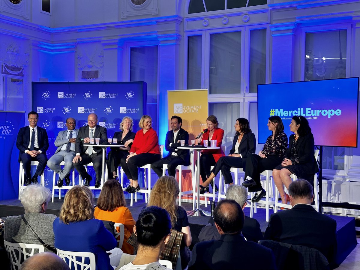 MoDem's tweet photo. 🇪🇺 #MerciLEurope | #JournéeDeLEurope du MoDem et @PDE_EDP

🟠 Avec @sandrogozi, @guyverhofstadt, @syl_brunet, @CathChabaud, @laurencefarreng, @GrudlerCh, @max_orville, @MariePierreV, @maudgatel, @gdarrieussecq et @steph_sejourne !

⏯️ Revoir l'évènement 👉 https://t.co/4NWwtnSsFM https://t.co/0NBGWc0hOd
