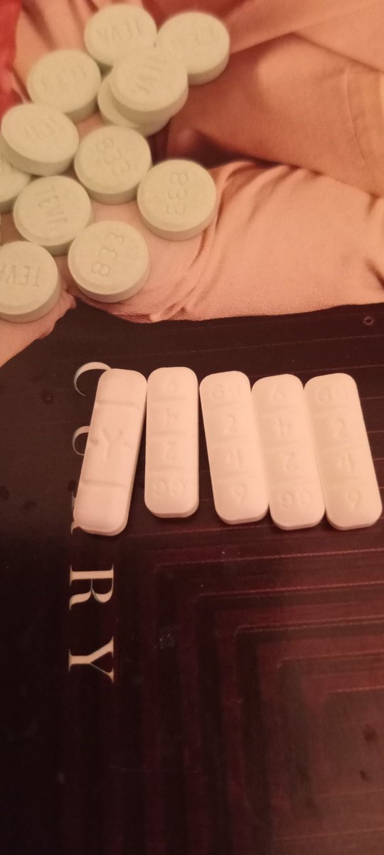 AgucciMf's tweet photo. Finally found the most legit real bar🔌in Vegas, 
, dm if you need and I got mushrooms chocolate 🍫 and mushrooms gummies and raw gold caps https://t.co/vmWmN6edQw