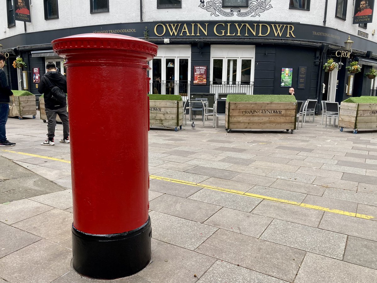 RhysCaerdydd's tweet photo. Dim byd fel côt o baent newydd, nag oes? https://t.co/E038yaeMsF