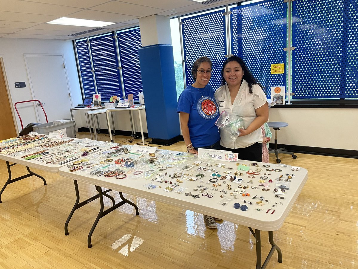 BaileysES_FCPS's tweet photo. Motherβs Day Jewelry Shop at #BUpper . Thank you so much for organizing such a special experience for our students.
@Baileys_PTA π― Extra shout out to our parent volunteers. https://t.co/75q0kb1oHv