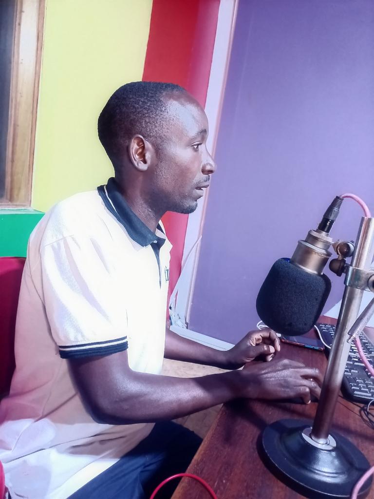 lbs89fm's tweet photo. Sports up next on Air #EKYEREREZI #KYEBYEMIZANO  Sponsored by @PepsiUganda  #EMBOGO #Amose Electronics @Guiness https://t.co/7M2I9xaP5o
