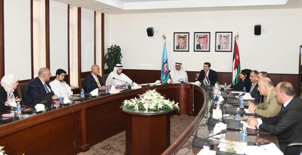 kuwaitEmbassyJO's tweet photo. قام اليوم سعادة القائم بالأعمال المستشار د. مبارك سعد الهاجري والاستاذ الدكتور حمود القشعان بزيارة لجامعة العلوم والتكنولوجيا ، لبحث امور وقضايا تخص الطلبة الكويتيين مع رئيس الجامعة والعمداء 
وقد حضر اللقاء ممثل الطلبة الكويتيين بالجامعة الطالب فواز الظفيري . https://t.co/fojtR9f8P4