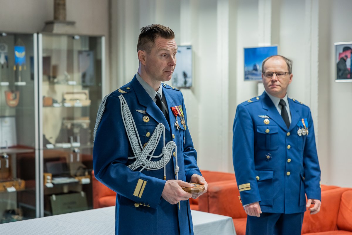 Laplsto's tweet photo. Viestitekniikkakeskuksemme täyttää tänään 45 vuotta! Merkkipäivää vietetään VTK:n henkilöstön ja kutsuvieraiden kesken sekä päivä- että iltajuhlan merkeissä. Päivän juhlapuheen piti Conlog Oy:n tj. Juha Moisio. Kiitokset @MoisioJuha ja onnittelut VTK! #ilmavoimat #laplsto #vtk https://t.co/CbOiORr443