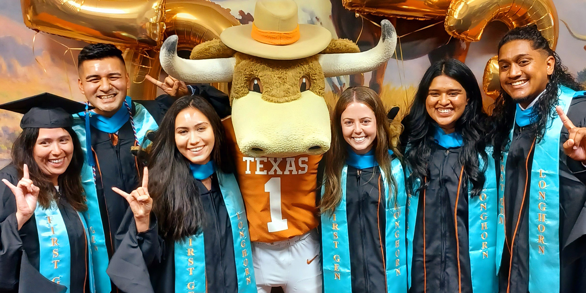 UT_DCCE's tweet image. Let's hear it for our First-Gen Grads! Here are more photos from the big celebration: bit.ly/3LFPMBS #UTGrad23 @FirstGenEquity #FirstGenLonghorns
