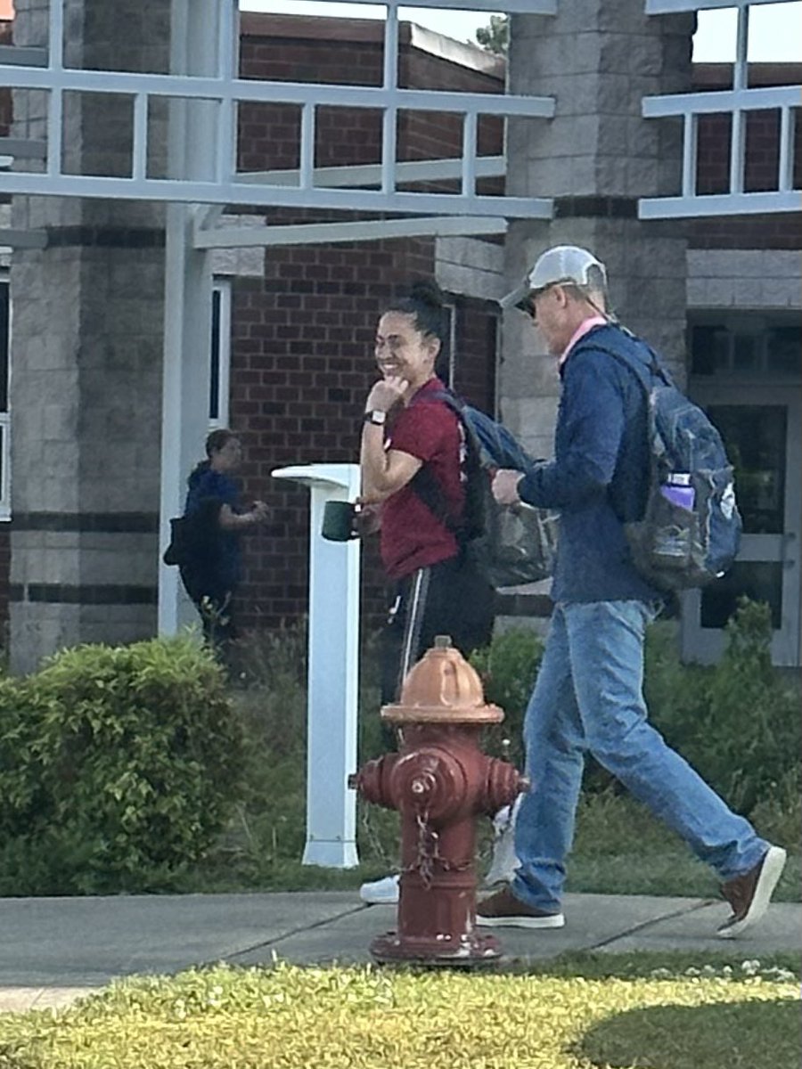 JolliffMiddle's tweet image. Bravo student for 🔦a known JAG ⭐️-his💙of history is infectious &amp;amp; 💙of kids is 2nd to 0! He’s our 🏈 &amp;amp; pep rally announcing, map &amp;amp; history loving, 🏆 debate team coaching, always entertaining Mr Brown! We are so fortunate to work &amp;amp; learn w/him. #heJAMS #hesaTOPCAT #engageCPS