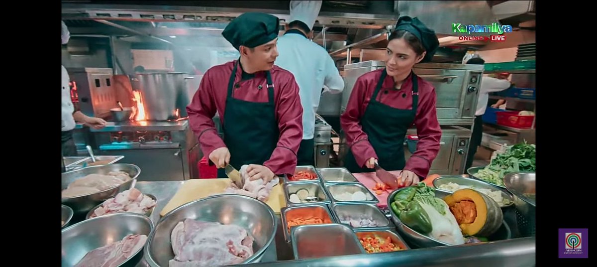 poeverlovi's tweet photo. Grabe naman ang #MoNggol ang sipag sa kanilang first day sa trabaho!
#LoviPoe #Mokang
#FPJBQPagsisikap https://t.co/6xbzAPZiC7