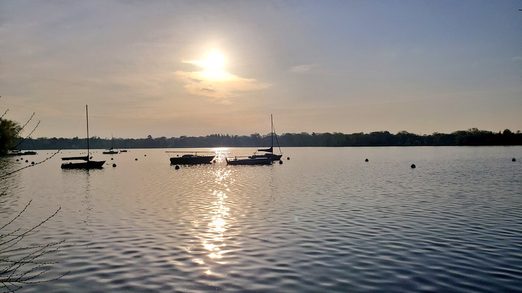 Saar0323's tweet photo. Lake Nokomis this morning. Minneapolis, Minnesota. @NokomisLife @StormHour @ThePhotoHour https://t.co/AT8O2Mi39L