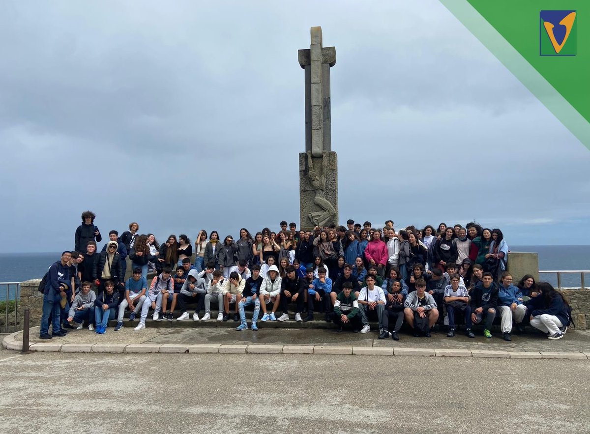 ElValle_II's tweet photo. Hoy nuestros alumnos han visitado el Faro de Santander.🏔️

#Santader #ElValle #educación #turismo #cultura https://t.co/lJ0Nichsdn
