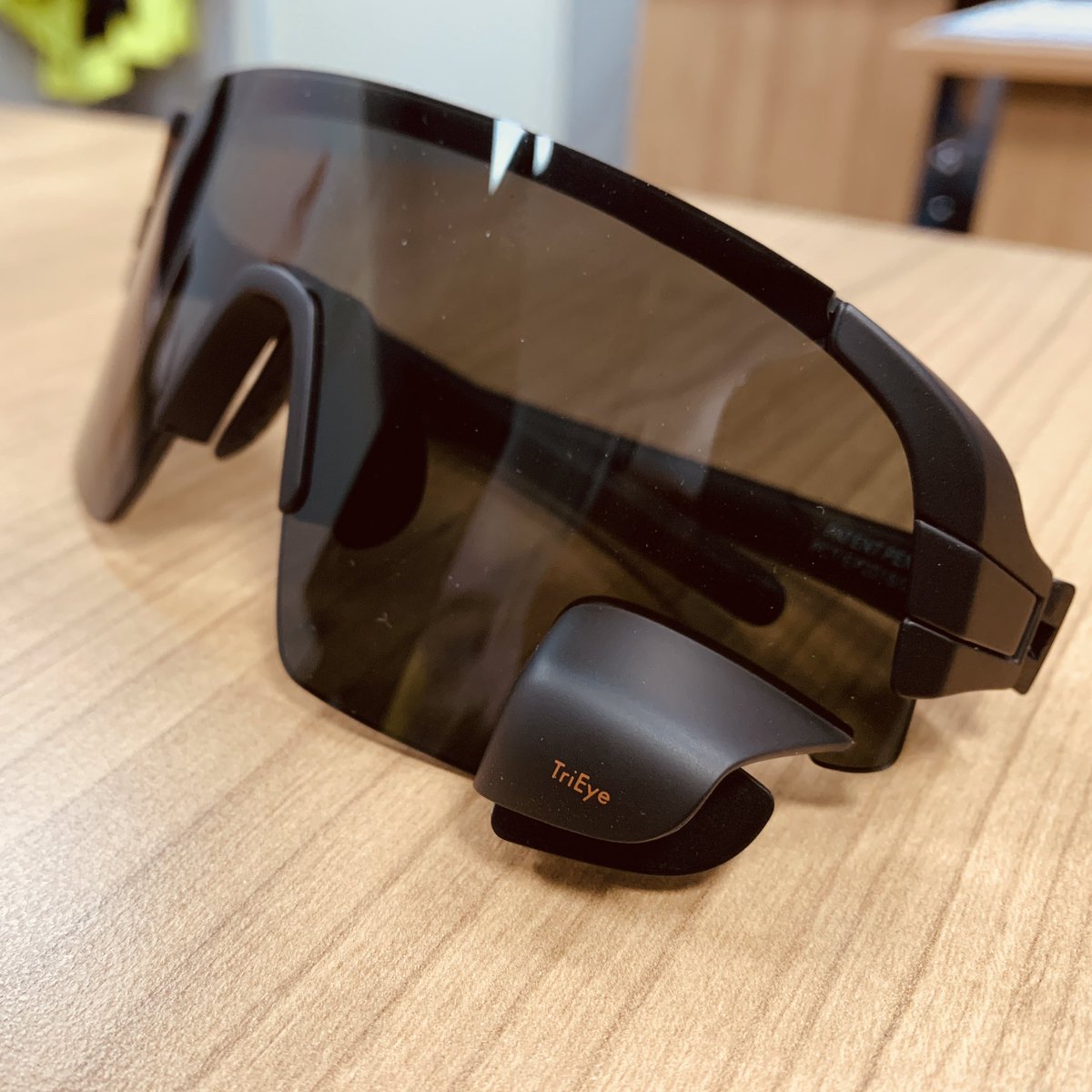 aytac_aksoy's tweet image. Gözlüğe ayna yapmışlar ama hiç bir şekilde arkamı göremedim. Ya omuzumu görüyorum ya da havaya bakıyorum. Güvenlik konusunda radar’dan şaşmayın derim. Bu gözlükten almayı düşünen de varsa almasın lütfen😉

#trieye