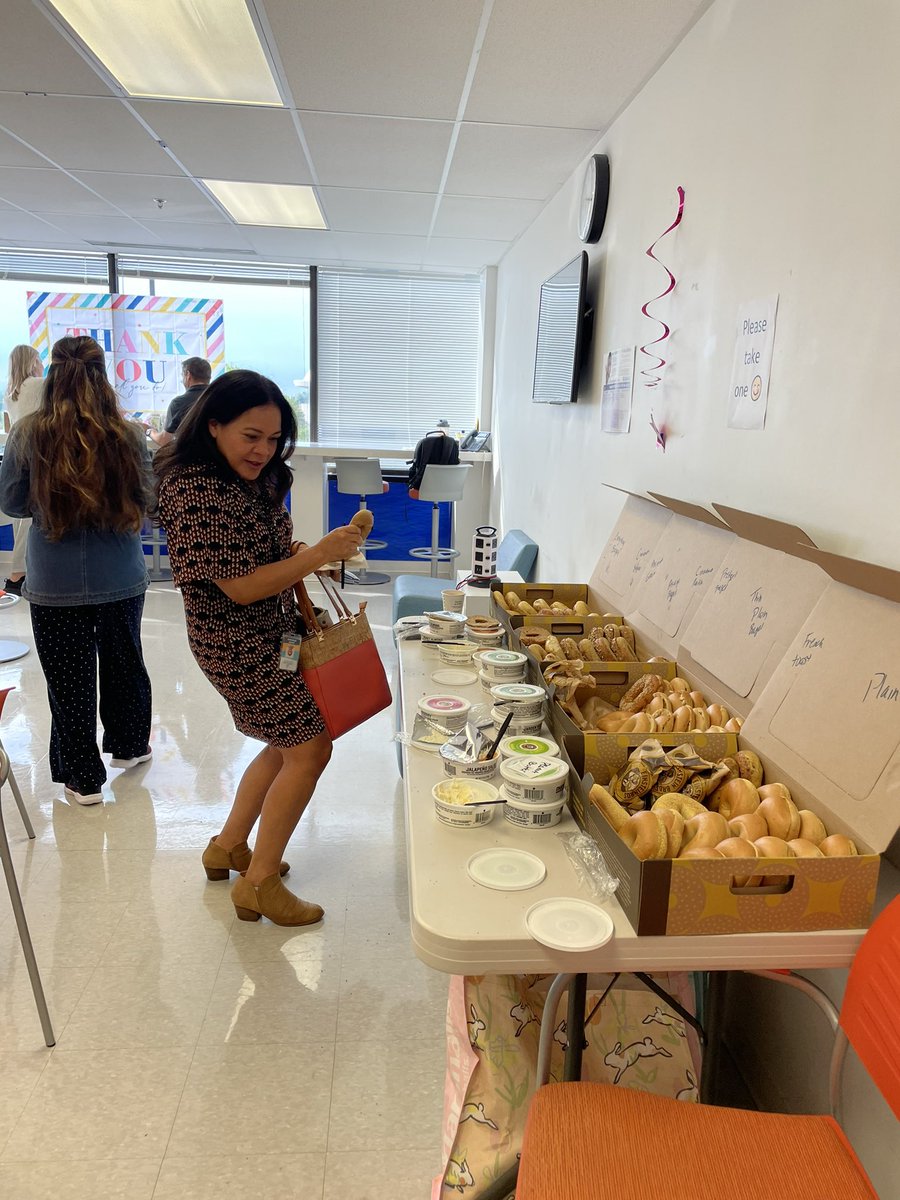 BaileysES_FCPS's tweet photo. We kicked Teacher Appreciation week off with Breakfast from the PTA and a lovey snack cart and classroom gift from #BUpper!! ππ―π§‘ @FCPSR2 https://t.co/gzkqEOozm9