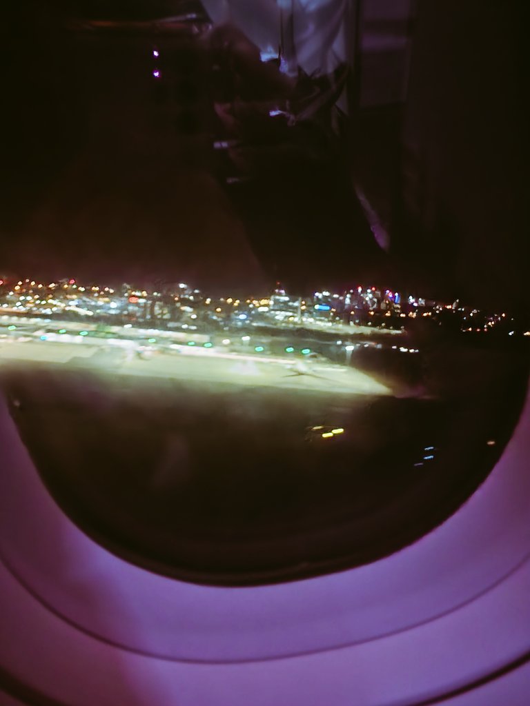 NanoIn3D's tweet photo. Leaving the Gold Coast after an absolutely wonderful #ISE35 - treated to a lovely red moon!
Great discussions, new collaborations, and some very strange cat meows 🎵 🎶
Keep in touch!
#35ISE #35TopicalISE https://t.co/NVZjr63bmo
