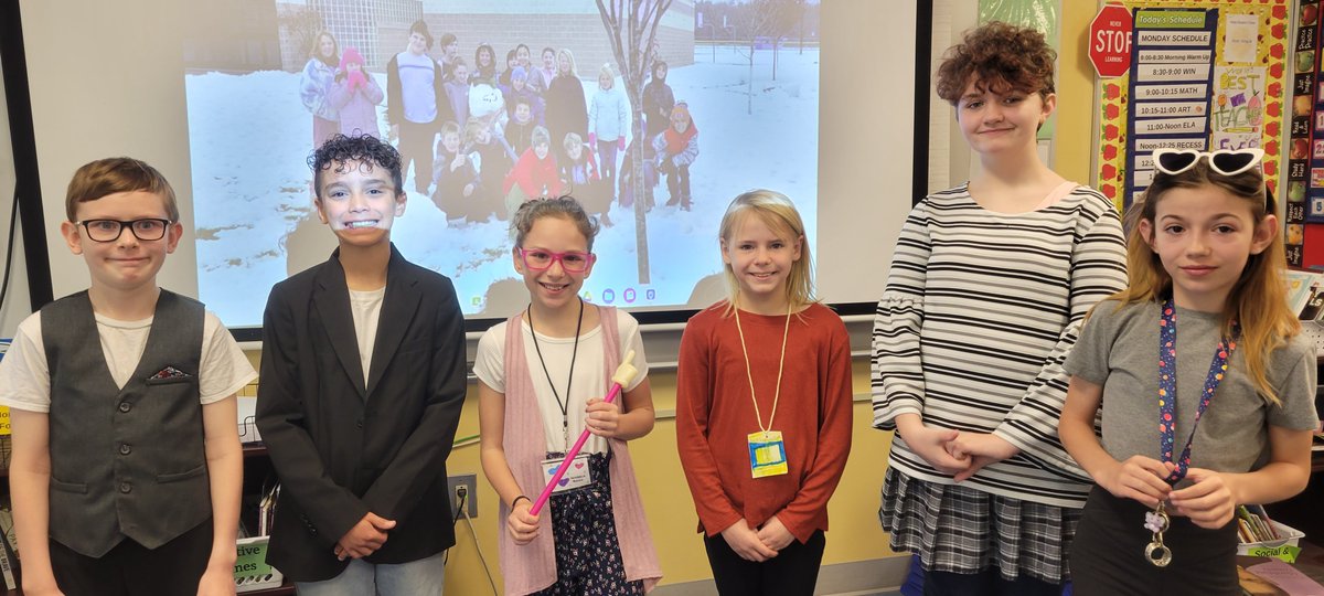 WHBI_Single_5th's tweet photo. WHBI Opposite Day! Students after dressing as their teachers today. 💛 #QUFSD #WHBI #💛SPIRIT_WEEK@WHBI https://t.co/rINLd66iEk