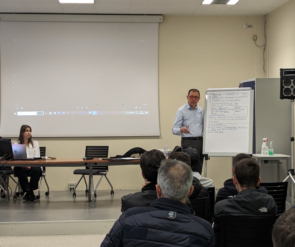 “You are in the perfect place at the perfect time”
Today, Meccanotecnica hosted a motivational event for second-year students at the Pesenti Technical Institute in Bergamo. 
We were happy to give advice and share our colleagues' experiences with the students. 
Book...Your Future!