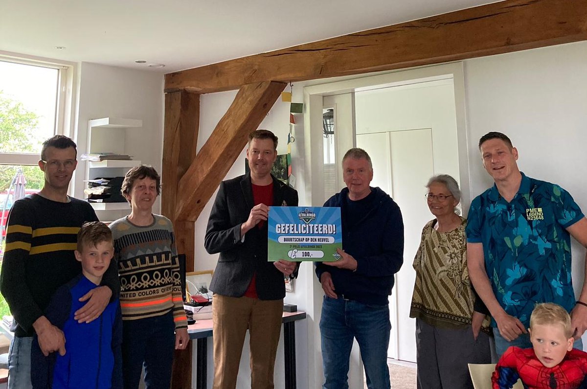 De prijzen van de #Afvalbingo van de Landelijke #Opschoondag zijn uitgereikt! Op 9 mei heeft wethouder Fons d’Haens de prijzen persoonlijk bij de winnaars afgeleverd. Met het geld kunnen de verenigingen een leuk extraatje regelen voor hun leden!