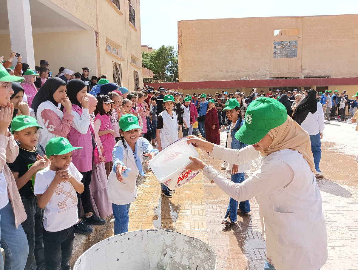 PNUDAlgerie's tweet photo. «معا من أجل الوقاية من المخاطر الكبرى»
🏫Place aux activités parascolaires et ludiques au niveau des écoles des communes pilotes du Programme #CapDeL! Différents exercices élaborés par la @DGPC_CNI pour favoriser une culture de prévention et apprendre les comportements à adopter+ https://t.co/u5ZLRorfzF