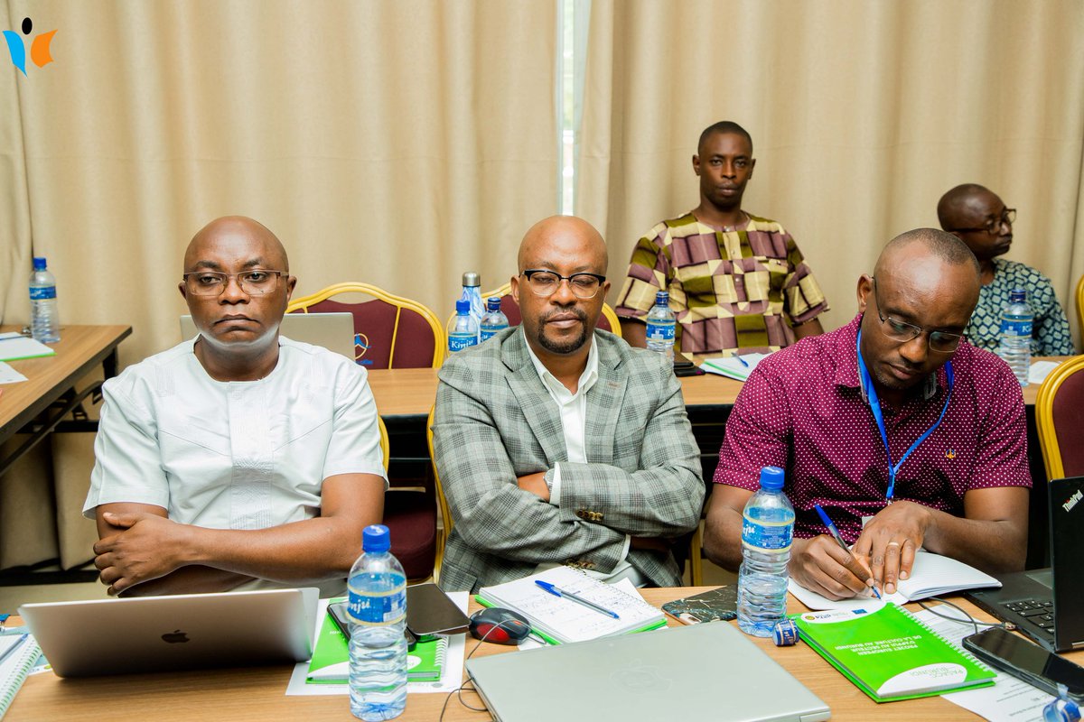 MagazineJimbere's tweet photo. 🔰 Depuis ce 09/05 jusqu'au 11/05/2023 à Martha hôtel à #Bujumbura, se tient un atelier de formulation d'un projet d'espace culturel multidisciplinaire au #Burundi en particulier à #Bujumbura, organisé par le @PasaccB et @africalia

✍🏾 Participent à l'atelier les professionnels de la #culture, les opérateurs, les promoteurs et les artistes ainsi que les représentants de la @MairieBuja et du @MinEACJSCBdi

#Burundi
