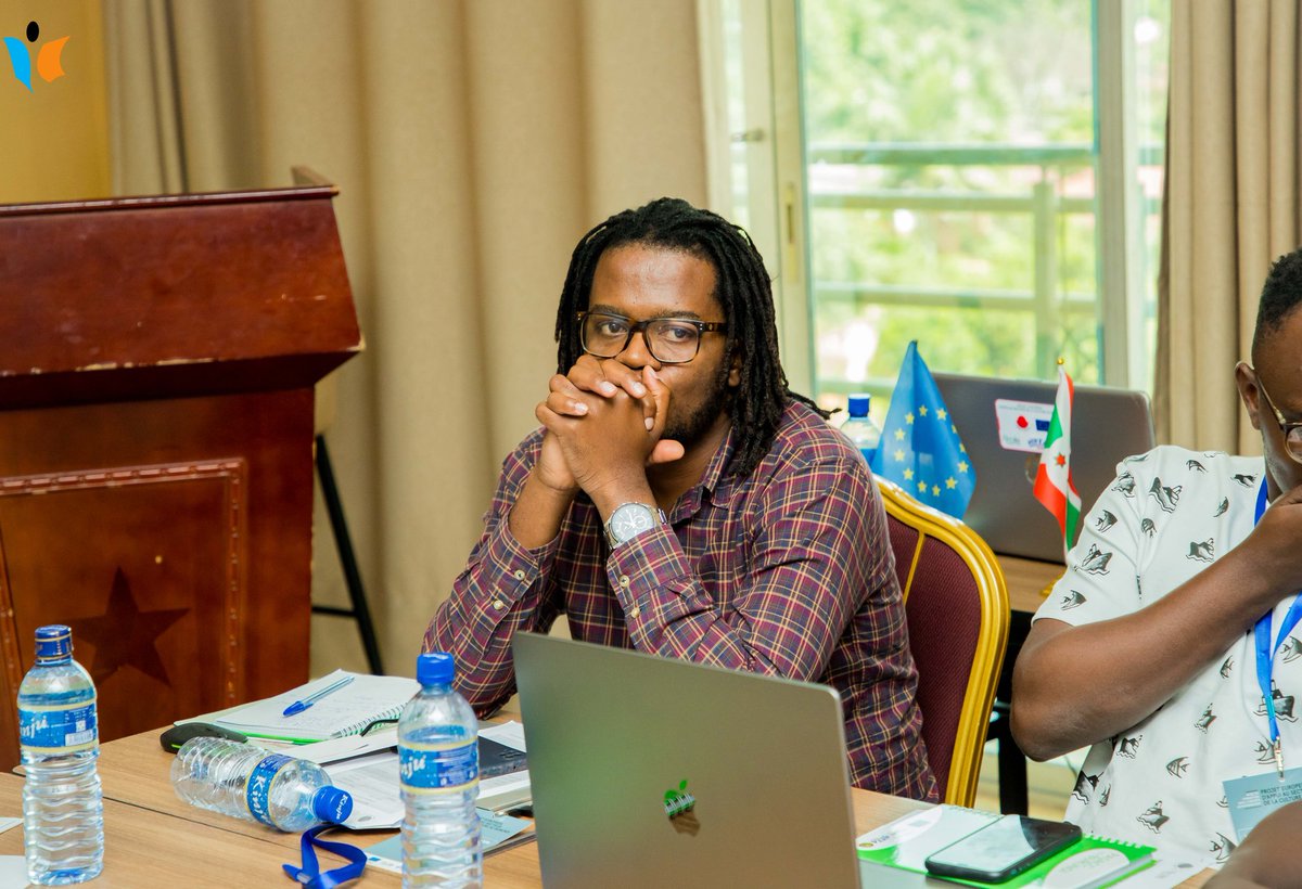 MagazineJimbere's tweet photo. 🔰 Depuis ce 09/05 jusqu'au 11/05/2023 à Martha hôtel à #Bujumbura, se tient un atelier de formulation d'un projet d'espace culturel multidisciplinaire au #Burundi en particulier à #Bujumbura, organisé par le @PasaccB et @africalia

✍🏾 Participent à l'atelier les professionnels de la #culture, les opérateurs, les promoteurs et les artistes ainsi que les représentants de la @MairieBuja et du @MinEACJSCBdi

#Burundi