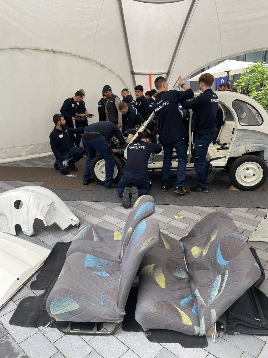 JeromDumont's tweet image. Le #mecamaster2023 Norauto bat son plein au cœur de la move Factory. Épreuves techniques , ludiques , quizz , de  la meca « à l’ancienne » , de l’électronique … qui seront les 2 meilleurs mécaniciens de France ? Réponse dans quelques heures ! #rh #marqueemployeur