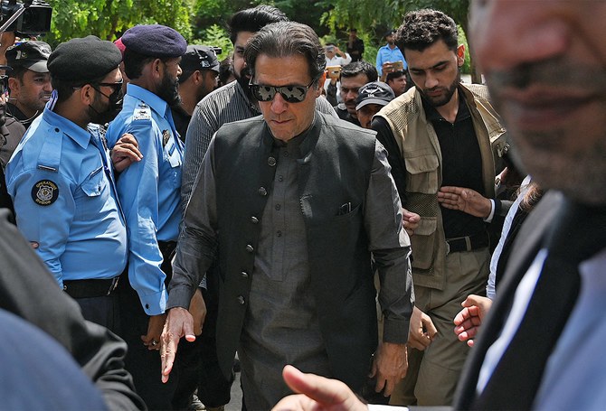 arabnewspk's tweet photo. “Khan has given a message for Pakistani public...‘Tell the nation that if martial law is imposed by [army chief] Asim Munir, you have to stand strongly for the rule of law,’” ex-PM’s lawyer tells Arab News.
-
https://t.co/fXIsDGvgbg https://t.co/rgBhOSmcyD