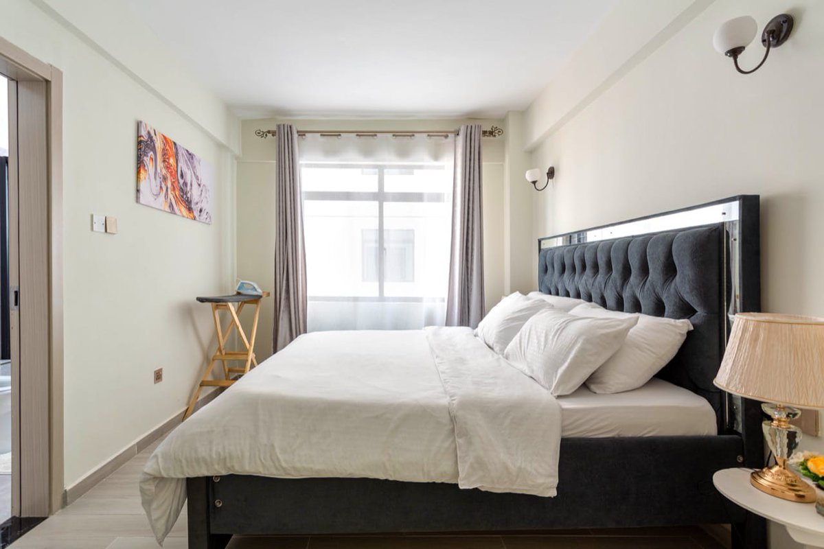 FrankBirachi's tweet photo. Fully Furnished  and serviced 3 Bedroom Master ensuite Apartment To Let @10,000/= per day /200,000/= per month
Kilimani
Call/Text/Whatsapp 0729177333
#realestate #furnished #furnishedapartments #propertyforrent #propertyforsale #luxury #luxuryhomesforsale #kilimani https://t.co/NpFADvdRFb
