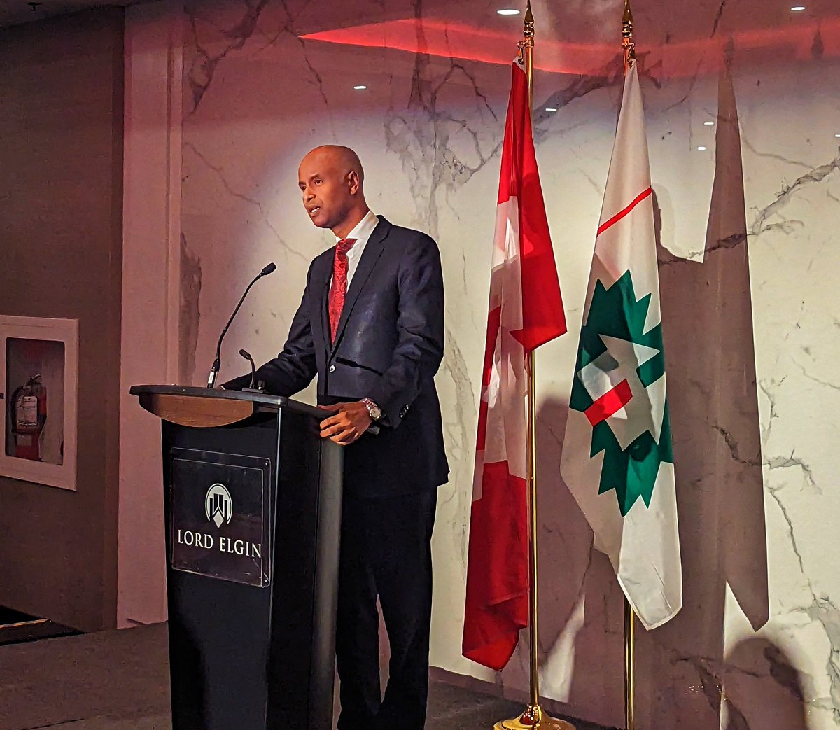 CHBANational's tweet photo. A big thank you to Hon. Min @HonAhmedHussen & Hon. Min @SeanFraserMP for coming down to the #CHBAOnTheHill reception last night.

Look forward to continued leadership and collaboration on solutions to address the barriers to residential construction, including emphasizing the importance of immigration to address labour shortages in the industry, to ultimately help boost housing supply and restore #HousingAffordability.

#cdnpoli