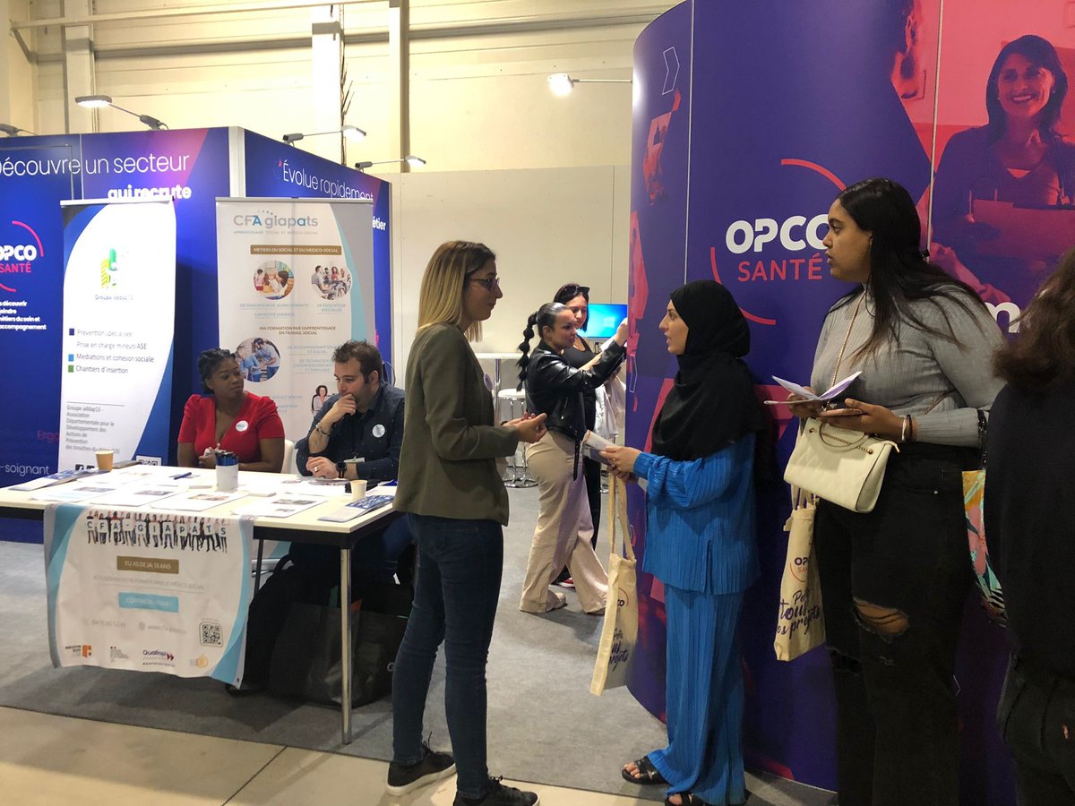 OPCOSante_PACAC's tweet photo. [#salon] En direct du Salon @JeunesdAvenirs de Marseille, au Parc Chanot. 

Venez à la rencontre de votre futur employeur, CFA ou salarié...

Ils vous attendent, plus d'infos ici  
📌https://t.co/ZqtPgajHjW https://t.co/ocddvJpz2H
