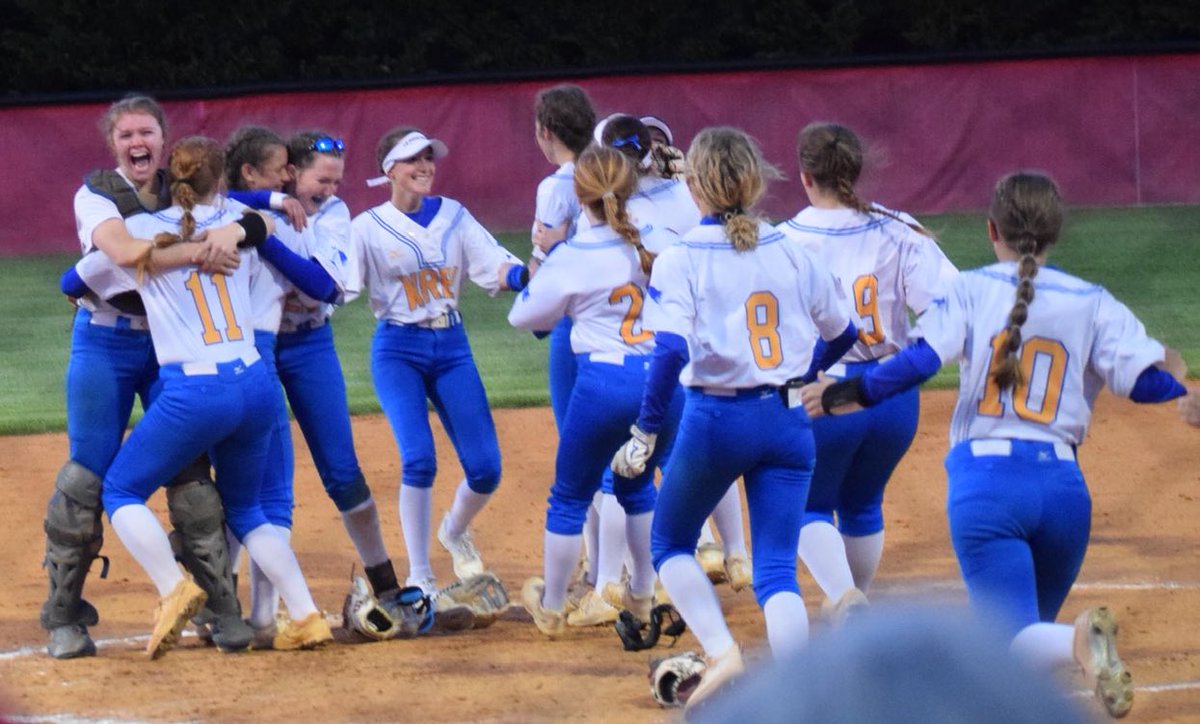 GatlinMaizie's tweet photo. 🚨IT’S DISTRICT CHAMPIONSHIP TIME TONIGHT🚨

@ 🏠@ 5:30 vs. West Oak!!!! 

BE THERE AND BE LOUD!!!!! 
Let’s go do this thing!!!! 

@OfficialWren @WrenSoftball @ScGenovese @CoachCButler @kara_shutt @alexandriasimmm @WoffordSoftball https://t.co/DTN3EwdPcY