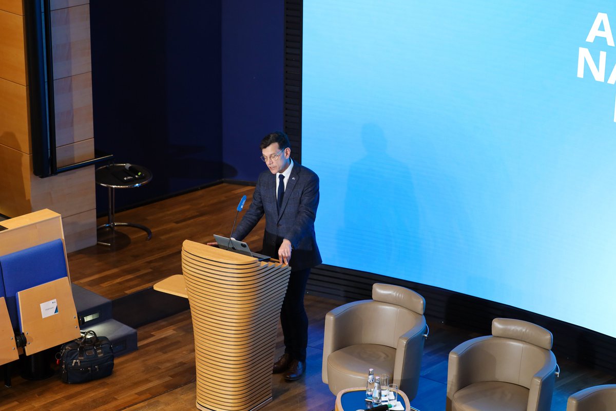 KASonline's tweet photo. "Russia's war against #Ukraine is as unjust as it is illegal." Mit diesen Worten eröffnet Henrik #Landerholm, nationaler Sicherheitsberater 🇸🇪, unsere #AdenauerKonferenz 👉 Nach unserer Zukunftswerkstatt sprechen wir über die Herausforderungen einer sich verändernden Weltordnung. https://t.co/vrKnI9ETkm