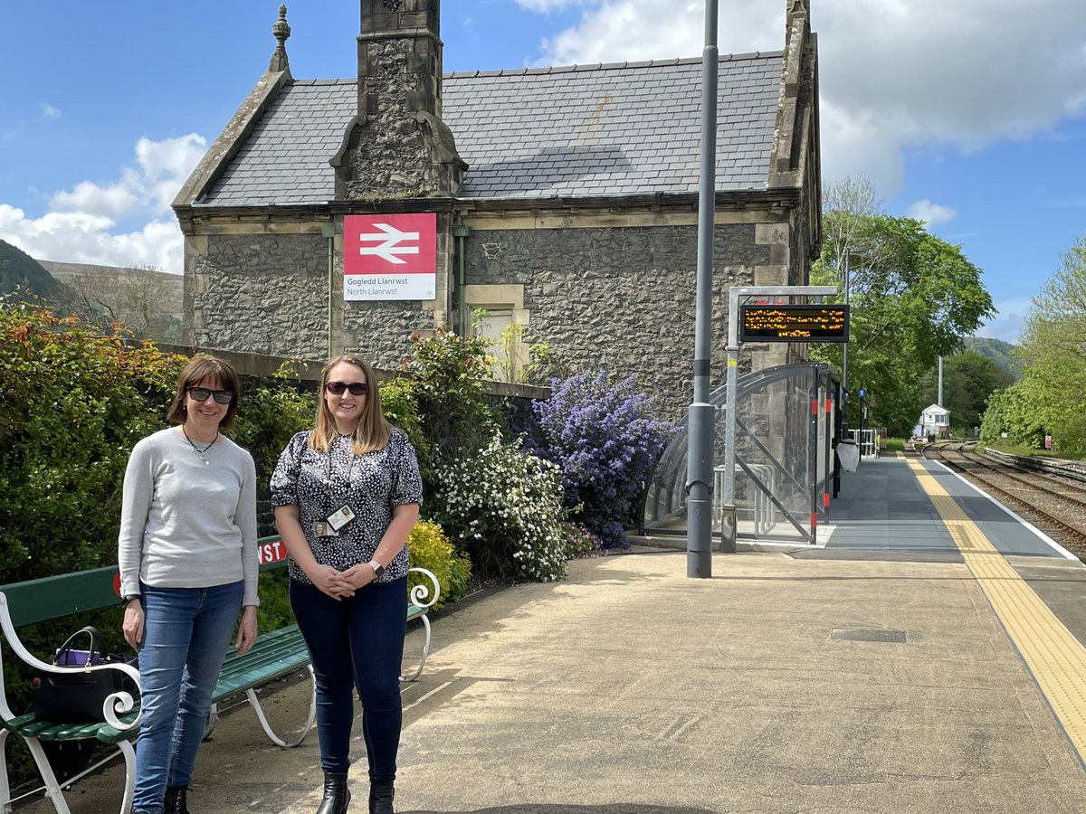 We were delighted to meet with Lauren and Tricia from @thearchcompany yesterday to discuss transforming #disusedspaces for the benefit of the #community on the #ConwyValley and North West #Wales Coast Line. Watch this space 👀 #communityrail #communitybenefit #emptyspaces