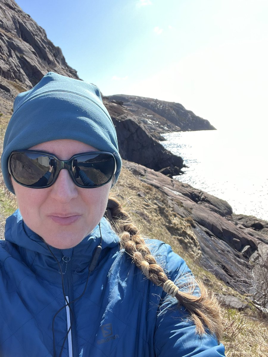 Happy Windy Wednesday!
We have sunshine ☀️… get outside! 

📍North Head Trail, Signal Hill National Historic Site, @ParksCanada 

#ExploreNL #DiscoverNL #HikeNL #IgniteNL #AdventureNL #GetOutside #ShareYourWeather #yyt