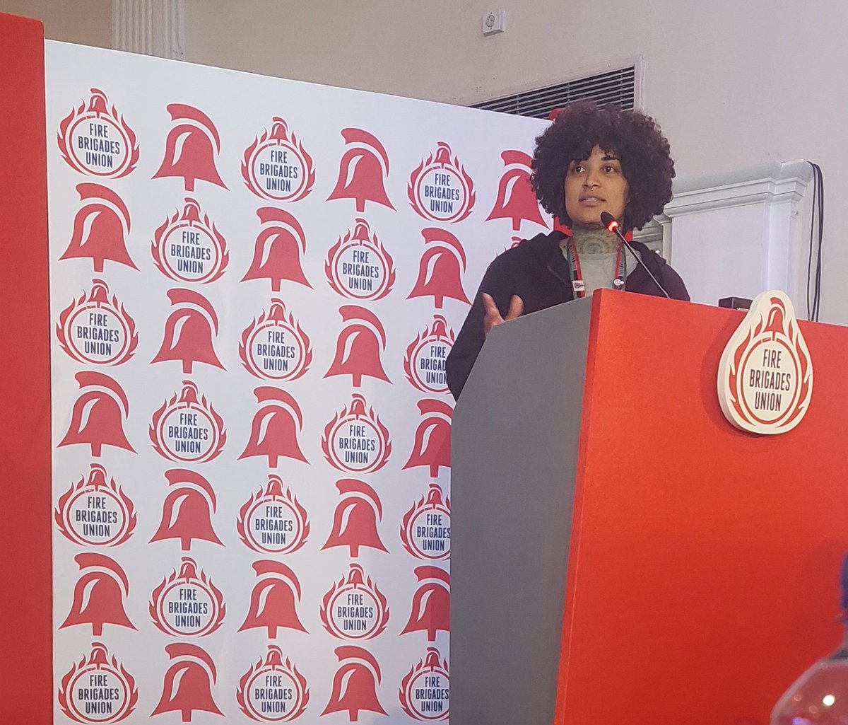 FBU_BEMM's tweet image. Kacey LeGall from the B&amp;amp;EMM section speaking to second resolution 28 - Maternity Pay, moved by The National Women&apos;s Committee.
#comference #annualconference #FBU #bemm #firefighters #fireservice