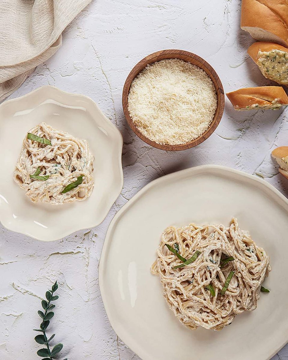 chefrehmanLko's tweet photo. Fall in love with this classic Italian dish - Alfredo!
Perfectly cooked Spaghetti/Penne tossed in garlic and olive oil, topped with a sprinkle of red pepper flakes for a little kick!
#ChefRehman #roamingchef #SpoonOfLove #CraftedWithPassion #LoveForFood #Mumbai #ItalianClassics #FoodieLove #Alfredo #food #foodie #tweet @spoonofloveforu