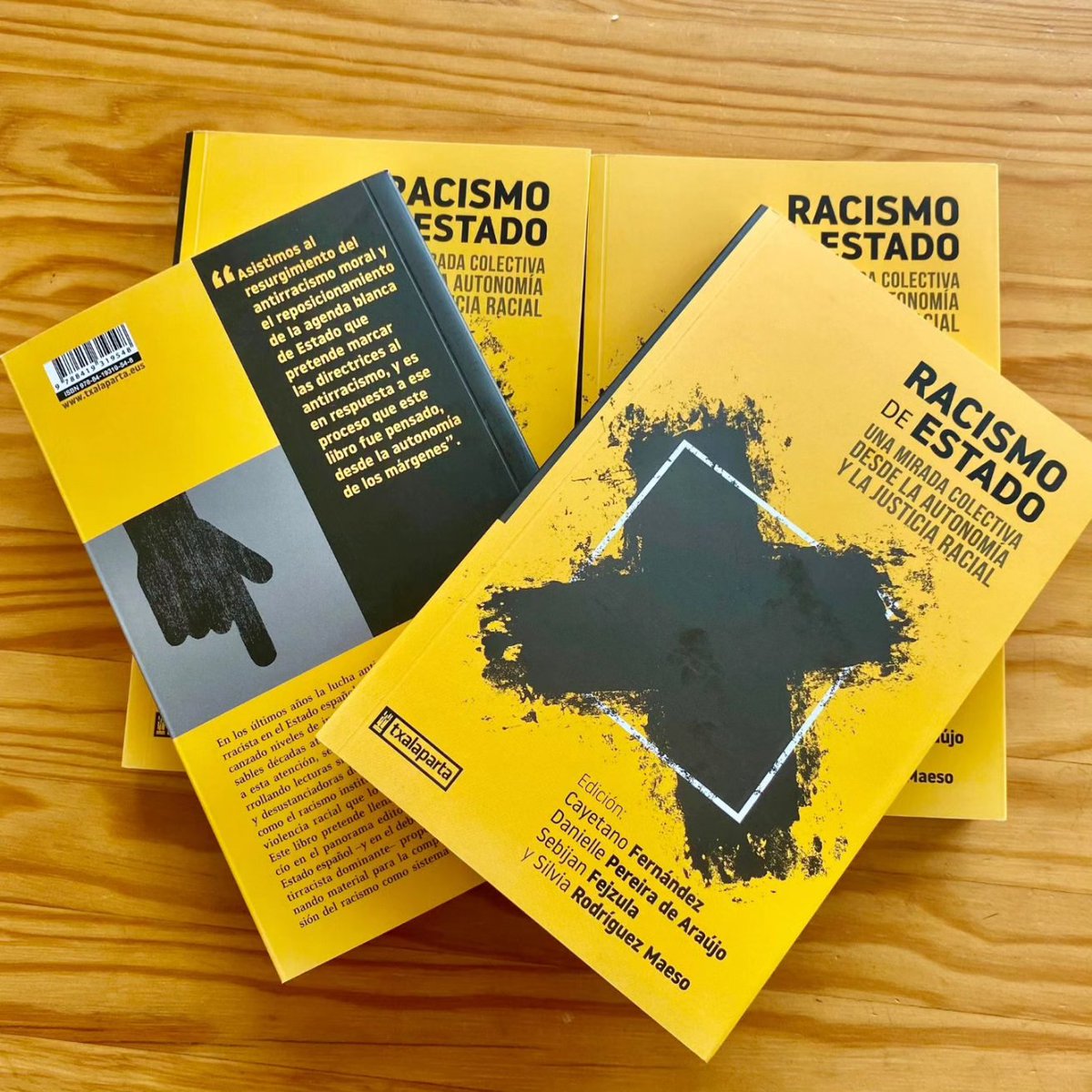 KaleAmenge's tweet photo. 📙RACISMO DE ESTADO, UNA LECTURA COLECTIVA DESDE LA AUTONOMÍA Y LA JUSTICIA RACIAL
Un libro lleno de rebeldía y dignidad que aúna experiencias militantes antirracistas de colectivos racializados autónomos, nuestras luchas, demandas y propuestas políticas

https://t.co/kZ9fjDCwRT https://t.co/zXpcs1rb9N