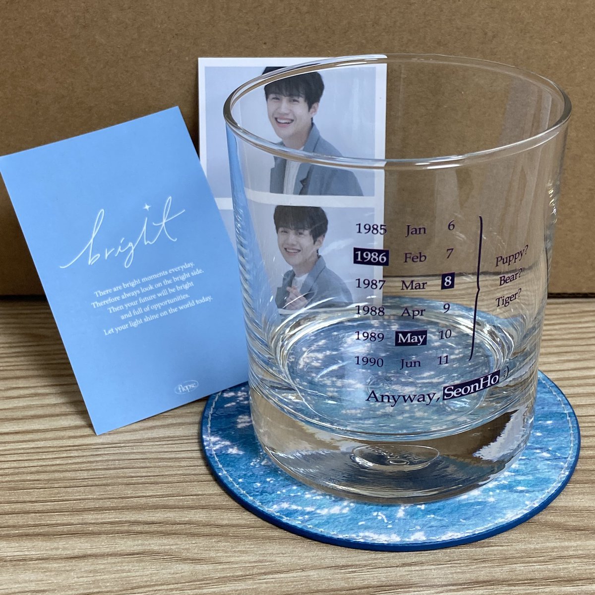 2023RfS's tweet photo. 🍀𝐑𝐞𝐚𝐬𝐨𝐧 𝐟𝐨𝐫 𝐒𝐞𝐚𝐬𝐨𝐧🍀

생일 카페 이벤트 기간동안 판매됐던 굿즈들의 통신 판매를 진행합니다 ◡̈ 재고 소진 시 조기 마감됩니다. 자세한 내용은 아래 링크를 참고해 주세요!

판매 기간 : 05.10 - 05.16
판매 굿즈 : 온더락 / 그립톡 / 키링

https://t.co/LzNrmqghw0 https://t.co/lKIkjO0wz4