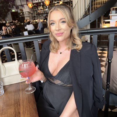 larissesmith1's tweet photo. #NewProfilePic https://t.co/j78vE7YPtt