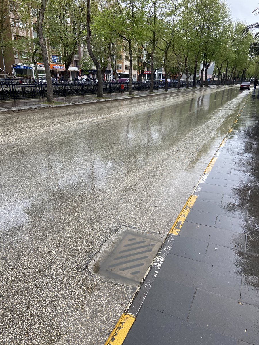 __Kastamonu's tweet photo. Cevap yazacağınızı tahmin etmiyorum ama yine de sormak istedim.
Aşırı bir yağmur yağışında olumsuz durumlar yaşanmaması için, içleri dolan rögar ve yağmur suyu mazgallarının temizliğini yapıyor musunuz?
@KastamonuBelBsk https://t.co/rer6ed94o5