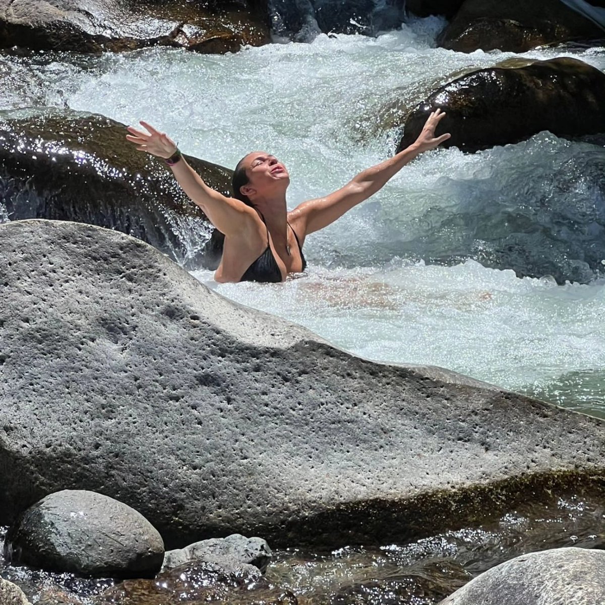 FrancesIPN's tweet photo. Happy Hump Day Humans!❤️🔥
“A woman in harmony with her spirit is like a river flowing. She goes where she will without pretense and arrives at her destination prepared to be herself and only herself.”
Maya Angelou
#regeneration #regenerativedevelopment https://t.co/eRTkz2wbrh