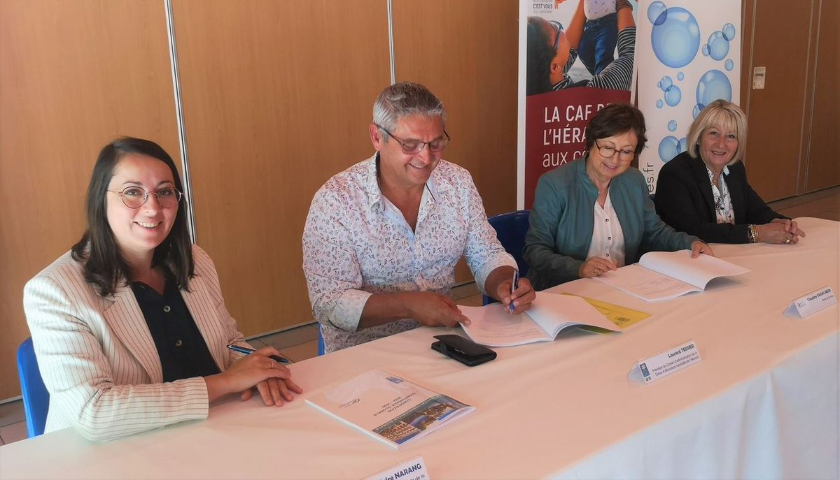 Caf de l'Hérault (@caf_herault) on Twitter photo Le renouvellement de la #Ctg avec la <a href="/VilleCastries/">Ville de Castries</a> avec la #Caf de l’Hérault c’est maintenant ! Signature de la 4ème Convention territoriale globale.
+d’infos> caf.fr/sites/default/…
<a href="/Midilibre/">Midi Libre</a> <a href="/myMetropolitain/">MÉTROPOLITAIN</a> @bleuherault Le renouvellement de la #Ctg avec la <a href="/VilleCastries/">Ville de Castries</a> avec la #Caf de l’Hérault c’est maintenant ! Signature de la 4ème Convention territoriale globale.
+d’infos> caf.fr/sites/default/…
<a href="/Midilibre/">Midi Libre</a> <a href="/myMetropolitain/">MÉTROPOLITAIN</a> @bleuherault