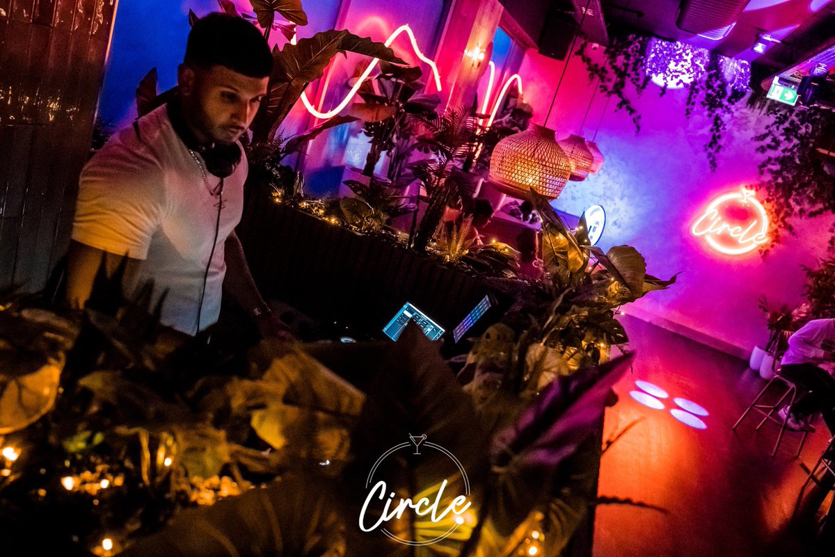 CircleBolton's tweet photo. Weekend highlights with our faves! Full album on our Facebook page🥂✨

#circlebolton #cocktailbar #saturdaynight #weekend #friends https://t.co/KSXmsGsYn8