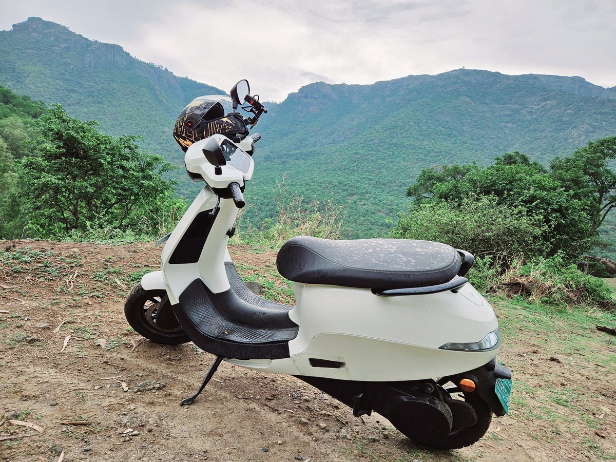 Exploring ooty
Riding my Ola S1 Pro south India's toughest Ghat road Kallatti #WhatsYourHeaven  #Ooty
<a href="/OlaElectric/">Ola Electric</a> <a href="/bhash/">Bhavish Aggarwal</a> #EndICEAge