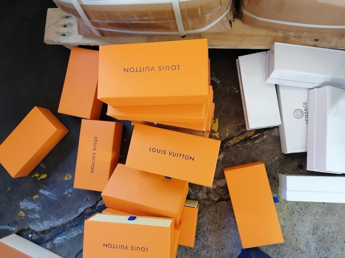 Abramjee's tweet photo. R400 MILLION WORTH OF COUNTERFEIT GOODS SEIZED AT DURBAN HARBOUR

Statement 
@SAPoliceService @sarstax 

 Vigilant police officers have positively identified a vessel and stopped a container which was carrying counterfeit goods at the Durban Harbour in the early hours of Wednesday, 10 May 2023.

Officers were performing their routine risk profiling when they identified a cold storage container whose details looked suspicious. The container was correctly searched at a depot in Isipingo and tons of counterfeit items of well-known clothing brands worth approximately R400 million were recovered.

The container was coming from an Asian country and the police have already started with the process to establish the intended destination and the possible recipients.
