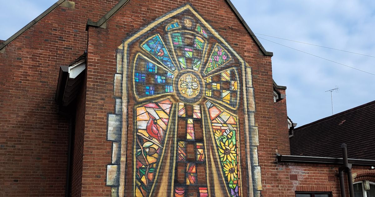 Hundreds flock as new mural appears on old building in Coventry buff.ly/41qFgnZ