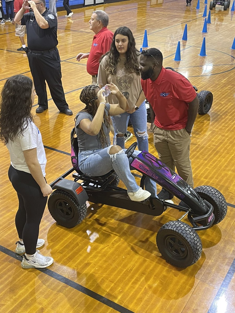 BARTLETTPOLICE's tweet photo. The Tennessee Road Team is at the Bartlett 9th Grade Academy today with their Fatal Vision Roadsters teaching students the importance of not driving impaired. The Tennessee Road Team is a group of professional Truck Drivers who volunteer their time traveling across the State. https://t.co/OUSMM3Q3wF